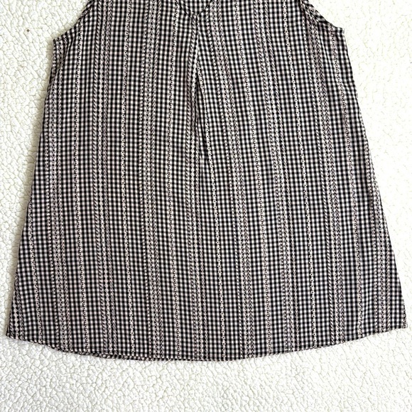 Yak & Yeti Checked Sleeveless Top - Picture 3 of 8
